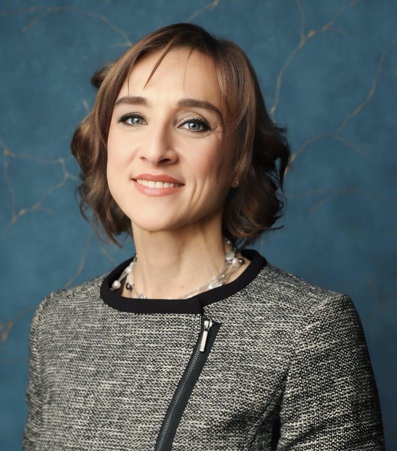 Portrait of Dr Teresa Castiello, Founder and Medical Director of M.I.A.L. Healthcare